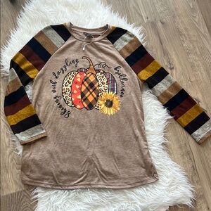 Trendy Fall women’s Shirt with Striped Sleeves